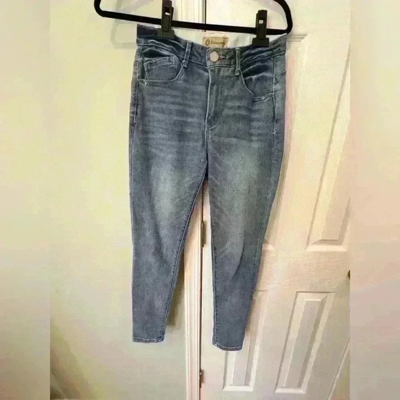 Democracy Women’s 4 Cropped Ab Technology Jeans - Picture 1 of 3